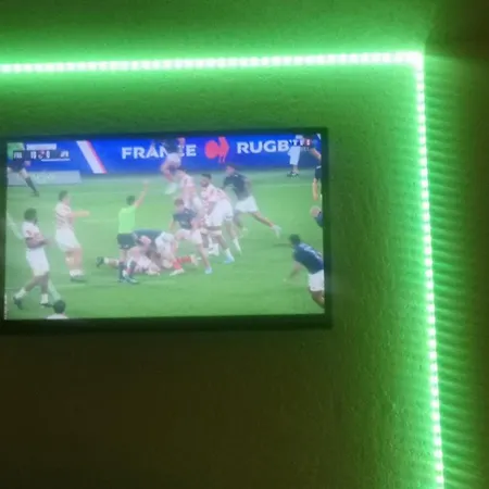 Bel Appt Plein Coeur De Lary Soulan Διαμέρισμα *